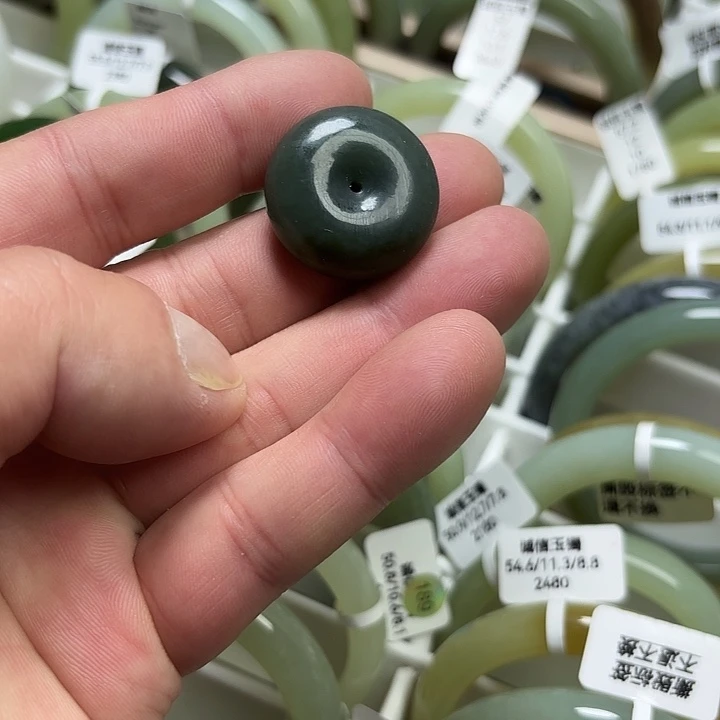 未镶嵌戒指和田玉（糖玉）