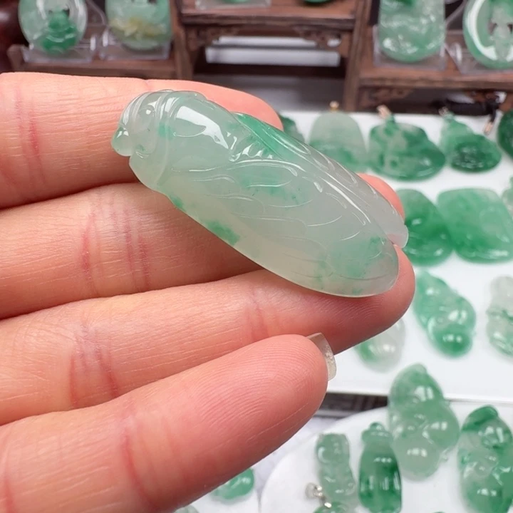 石英质玉未镶嵌颈饰