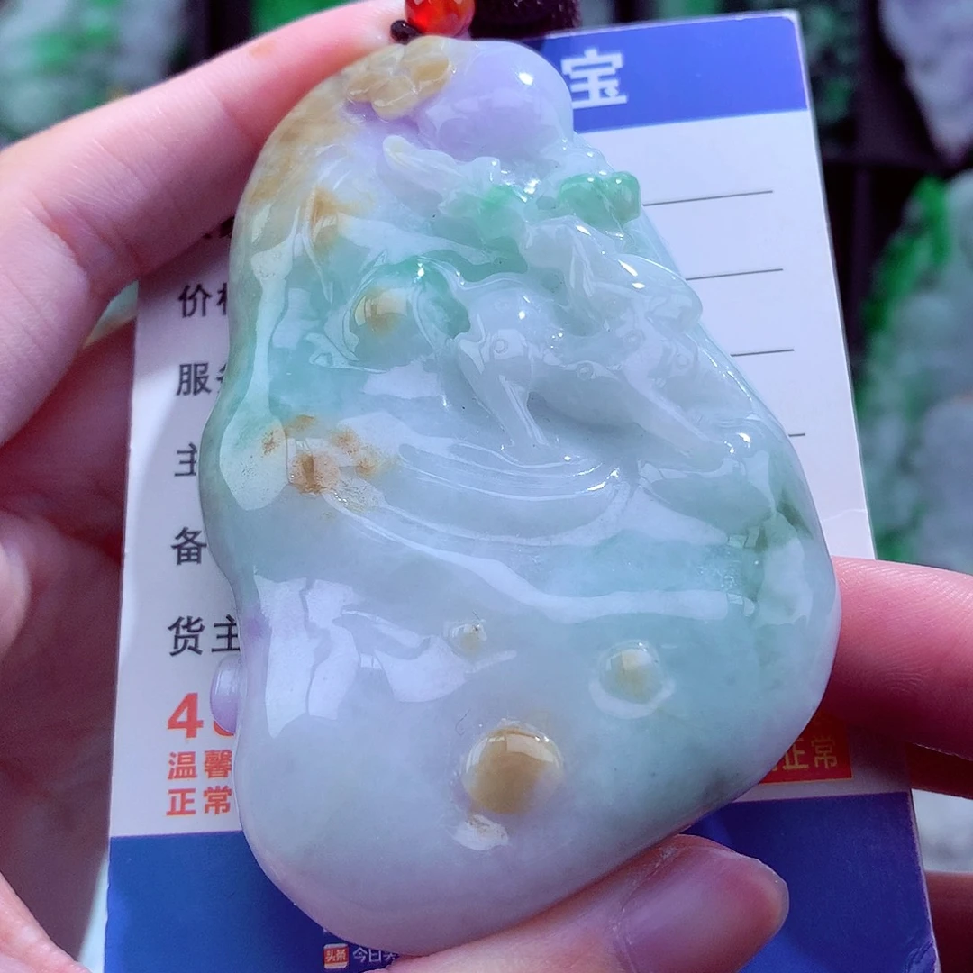 翡翠未镶嵌颈饰挂件