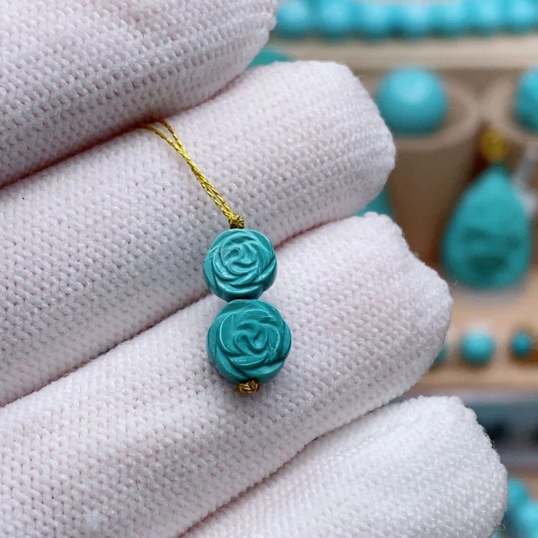 绿松石未镶嵌珠宝奇石