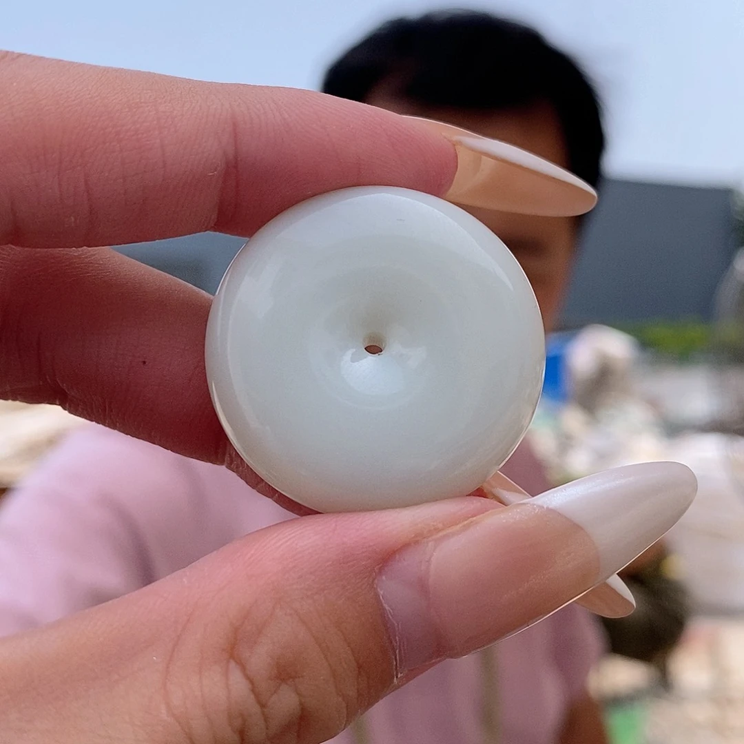 和田玉（白玉）手镯22K金镶嵌和田玉平安扣