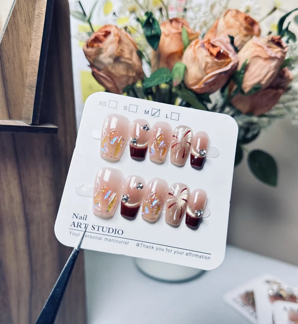 【繁星烟花】纯手工穿戴甲光疗美甲秋冬美甲烟花猫眼简约