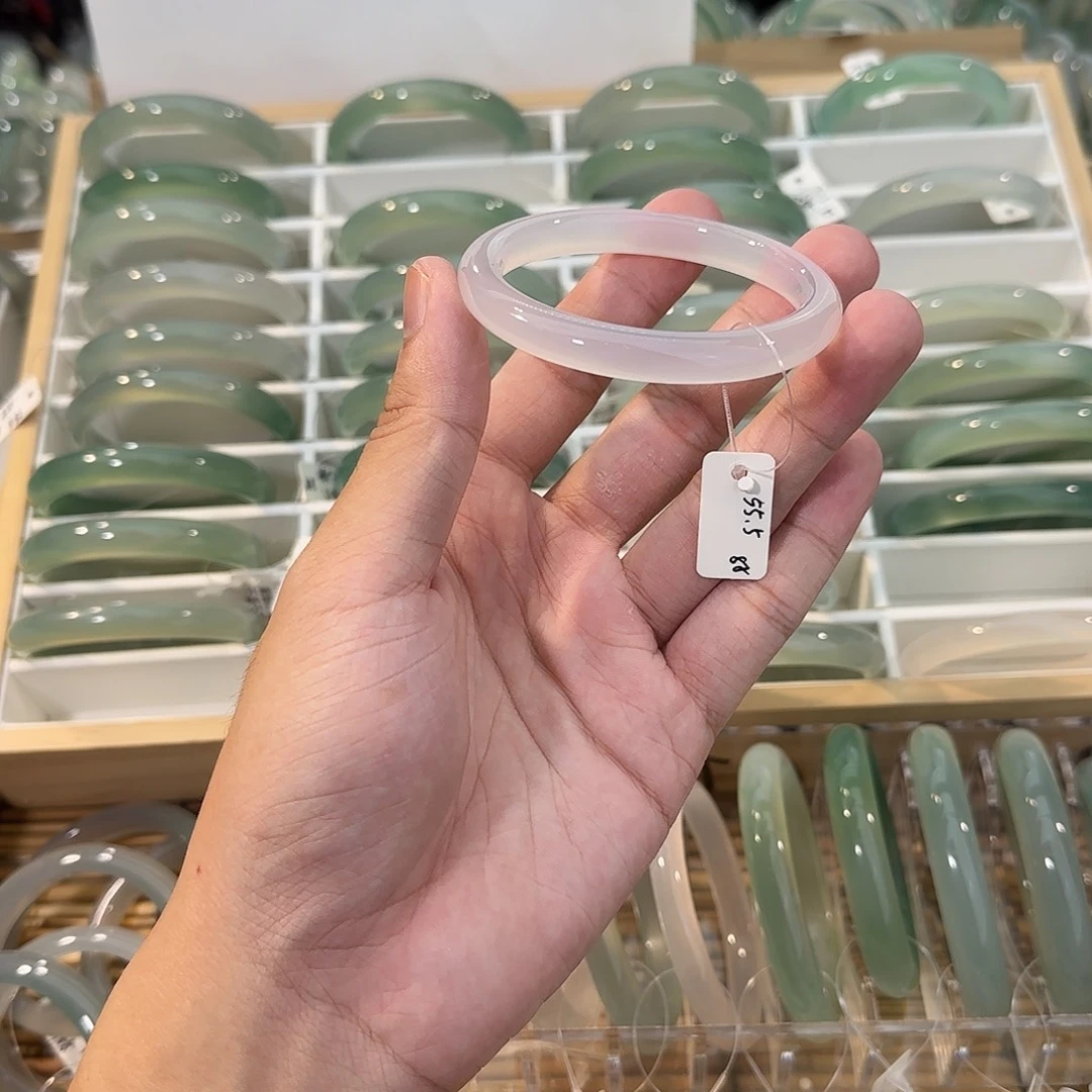 玛瑙/玉髓未镶嵌手镯圈口55.5