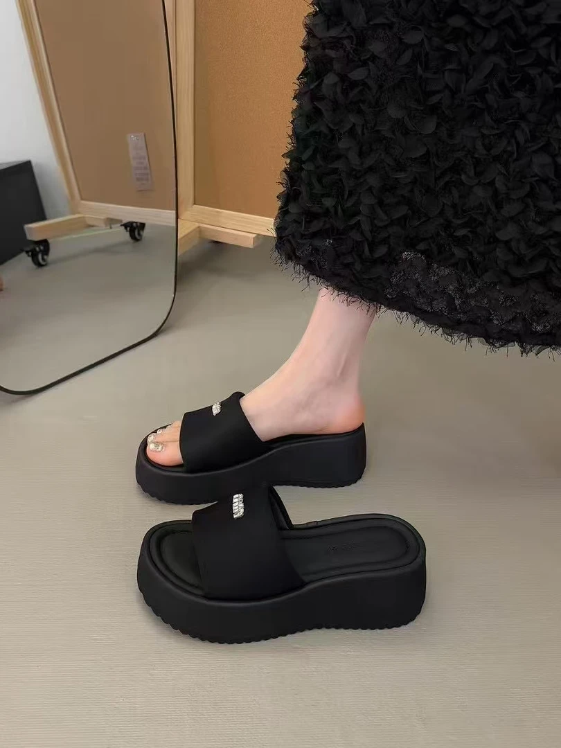 厚底增高凉拖鞋女夏季外穿2025新款松糕海边沙滩鞋一字拖鞋潮