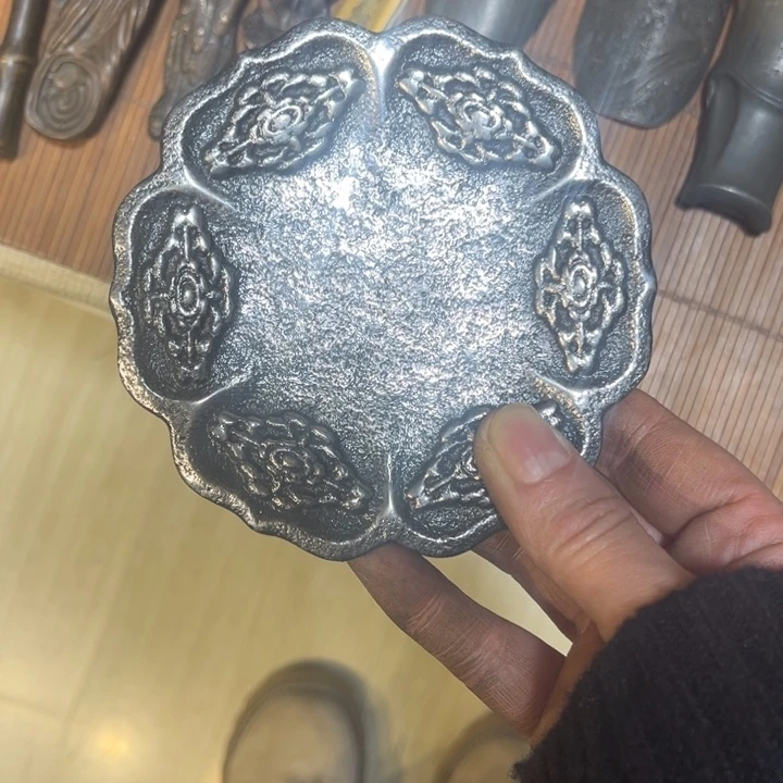 勿***人铁中古工艺品摆件