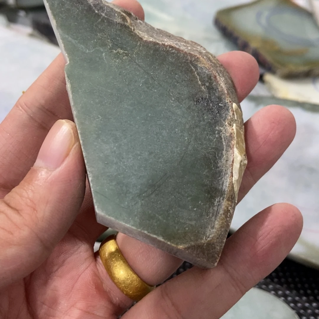 翡翠颈饰未镶嵌料子