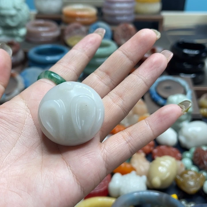 石英质玉（黄龙玉）合金颈饰