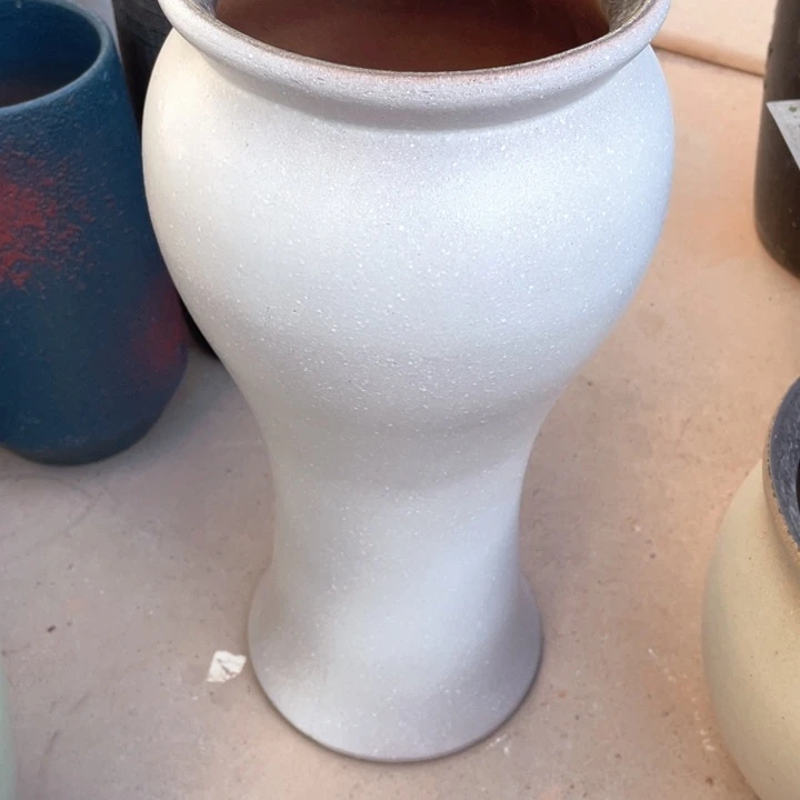 花盆紫砂鱼尾白瑕42×18