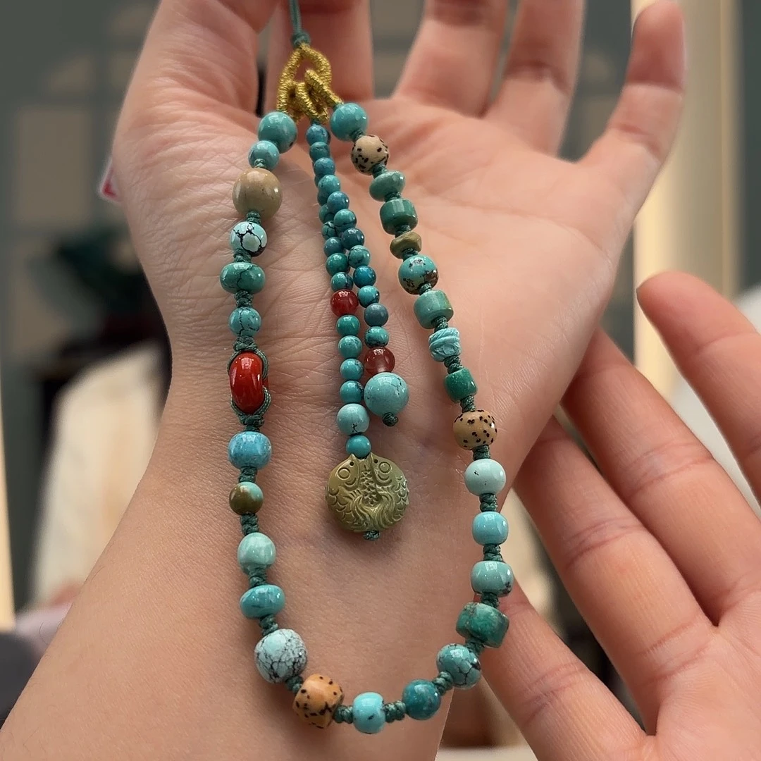 绿松石未镶嵌颈饰