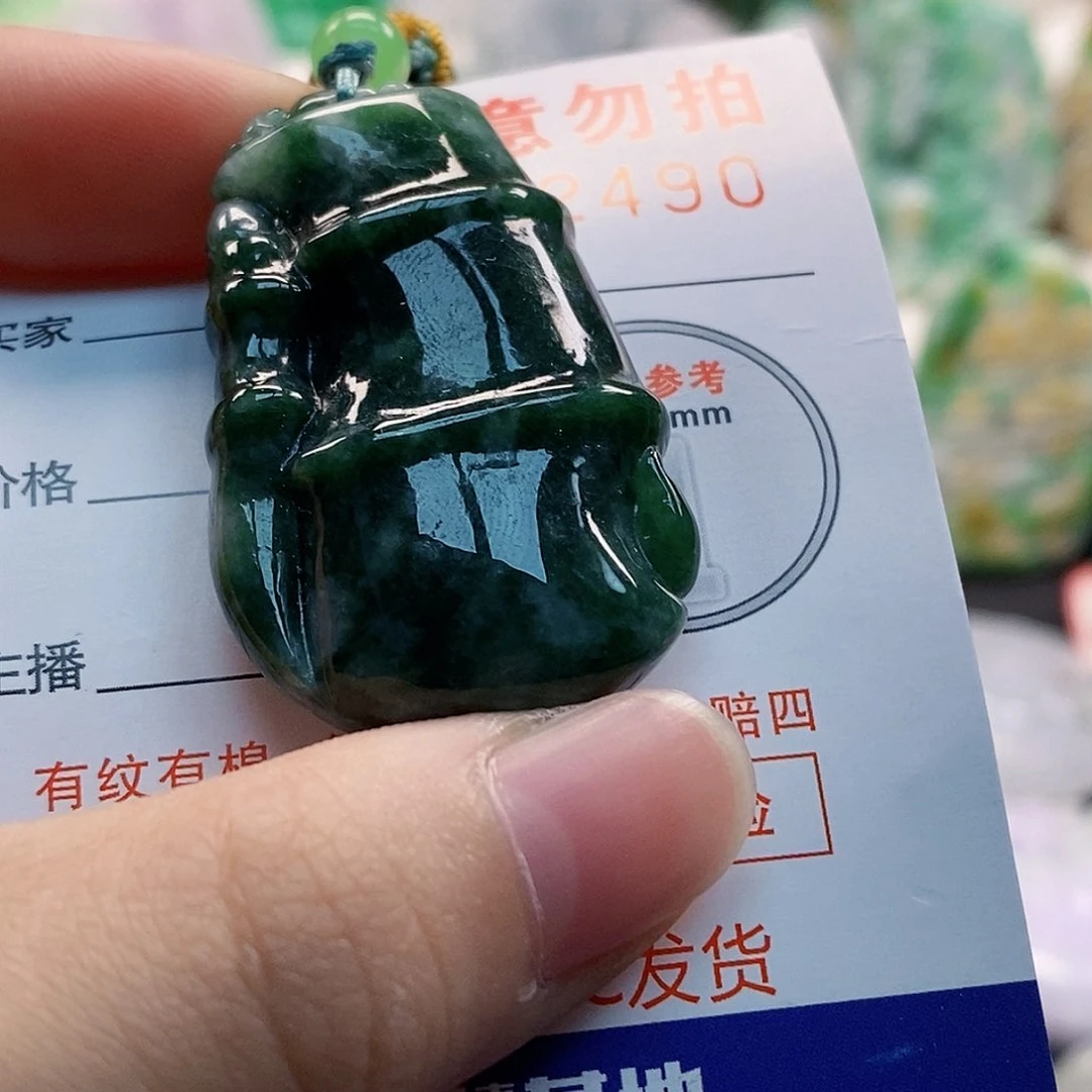 吊坠(不含链)未镶嵌翡翠