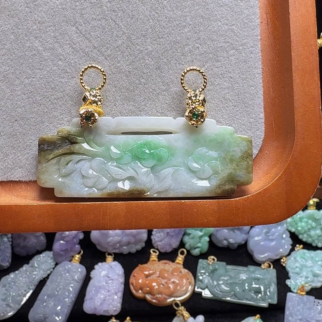 吊坠(赠链)未镶嵌翡翠