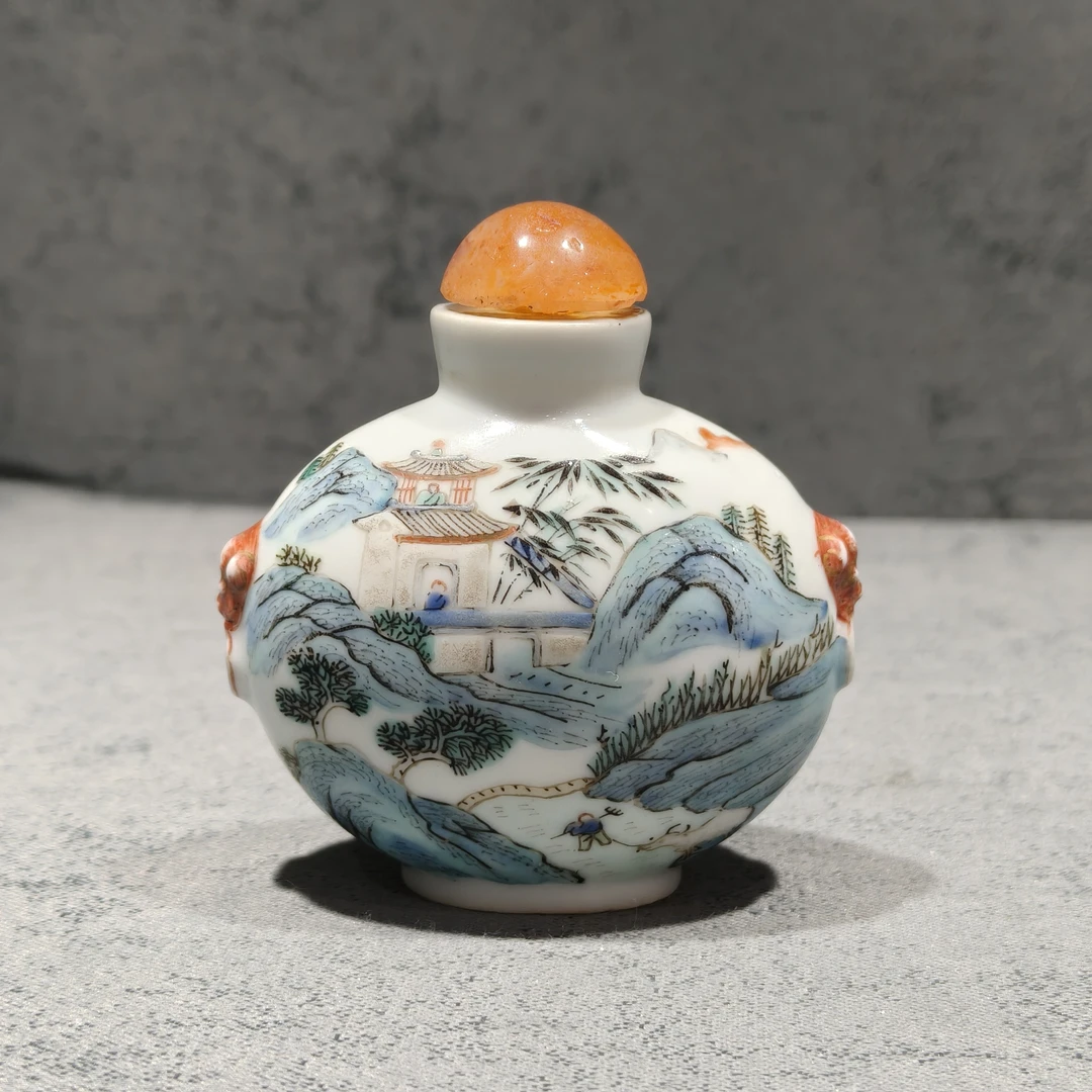 215号粉彩山水人物鼻烟壶