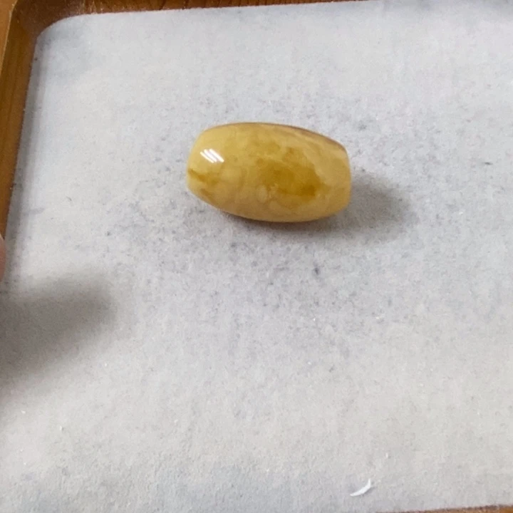 蜜蜡裸石未镶嵌吊坠