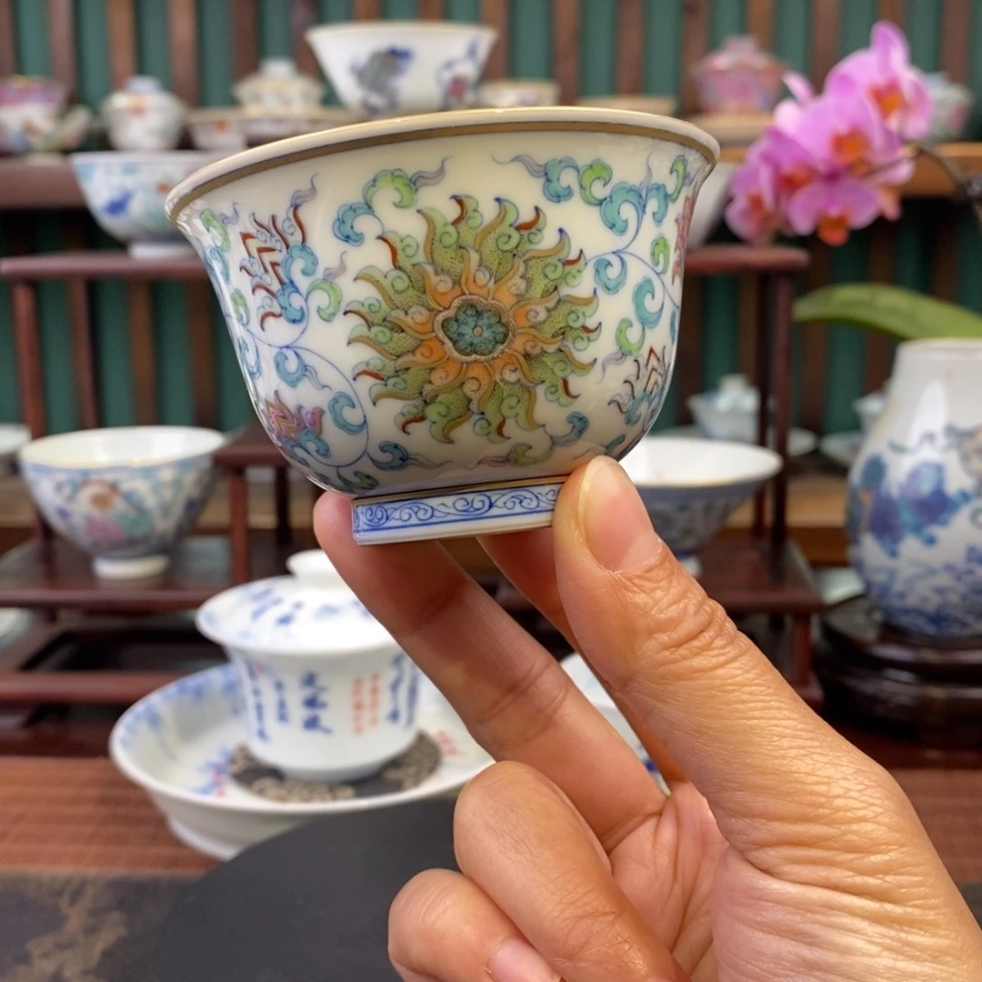 手工陶瓷柴胎斗彩缠枝杯