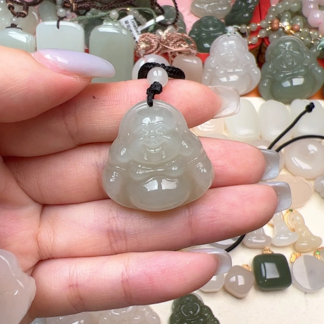 和田玉未镶嵌颈饰提****了