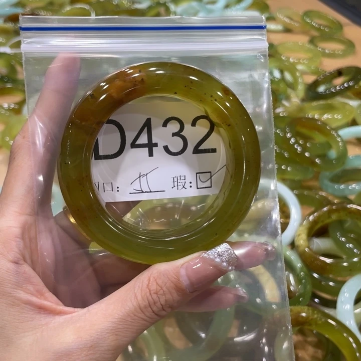 未镶嵌蛇纹石玉手镯糖***爱