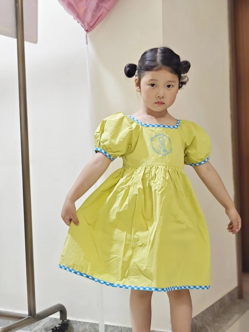 女孩夏季棉布连衣裙2025新款洋气泡泡袖童装公主裙