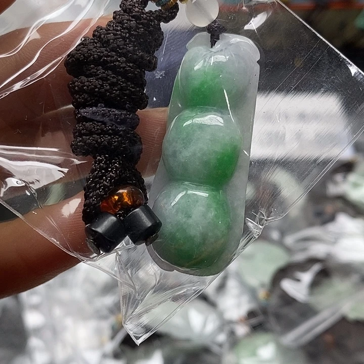 翡翠未镶嵌颈饰452