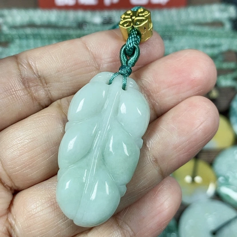 【闪购商品】翡翠颈饰未镶嵌玉吊坠翡翠玉金枝玉叶