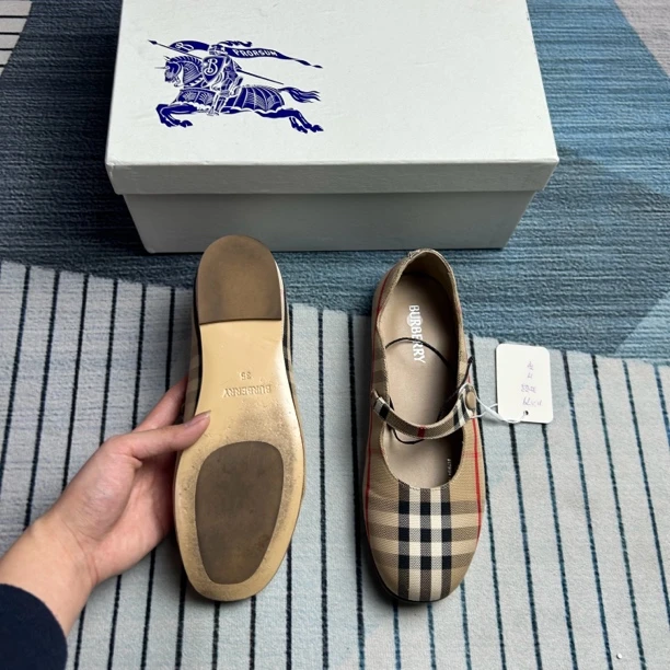 95新 BURBERRY/博柏利 格纹玛丽珍鞋三五码