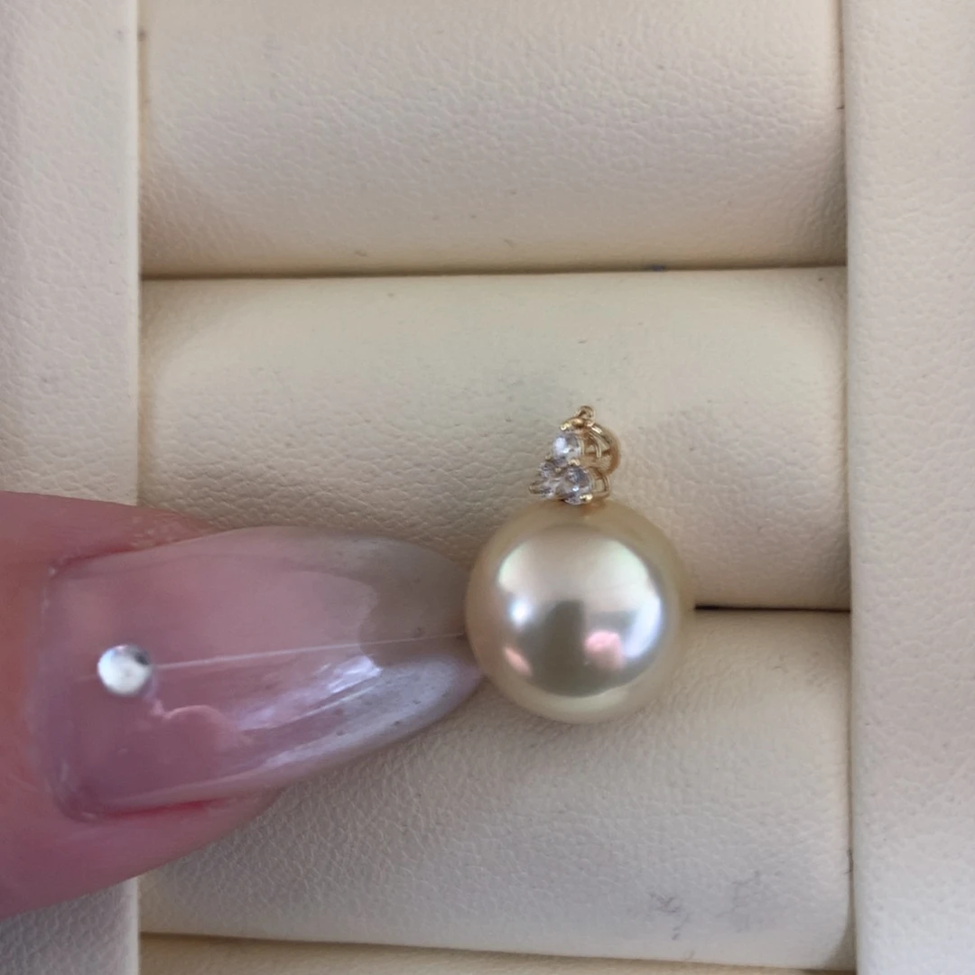 颈饰18K金镶嵌海水珍珠