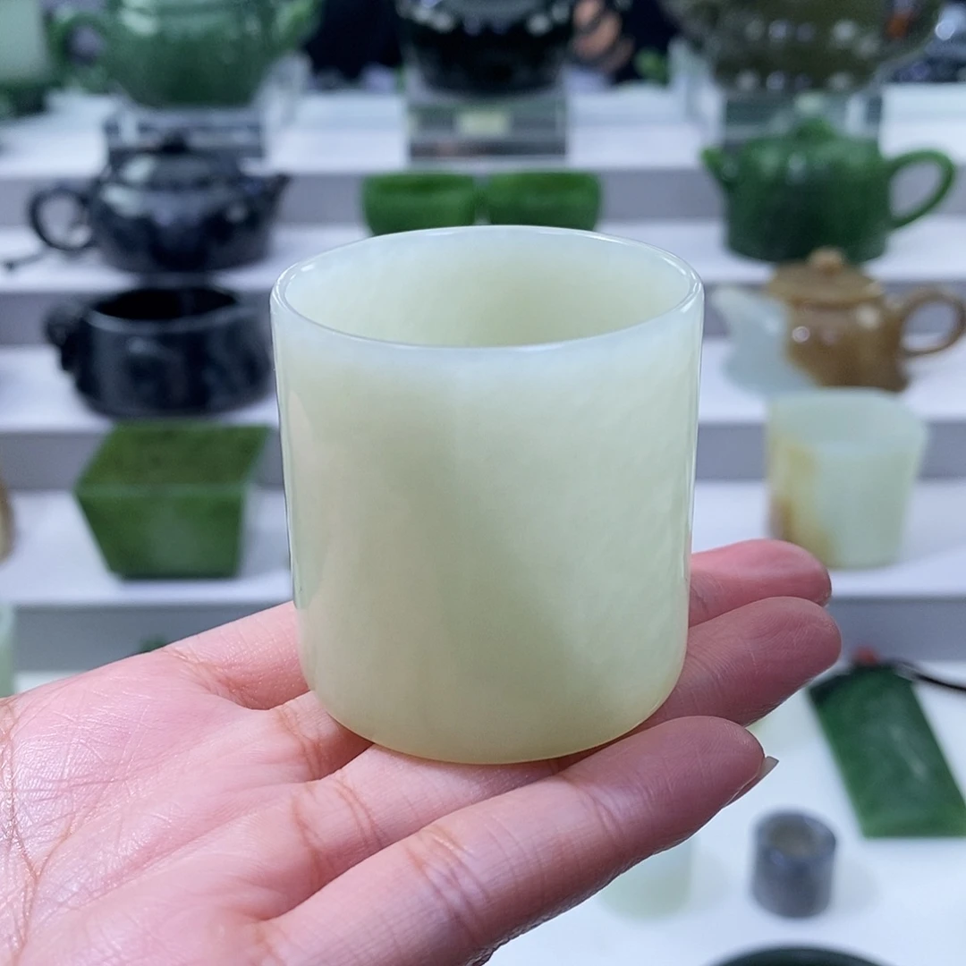 和田玉未镶嵌挂件杯子