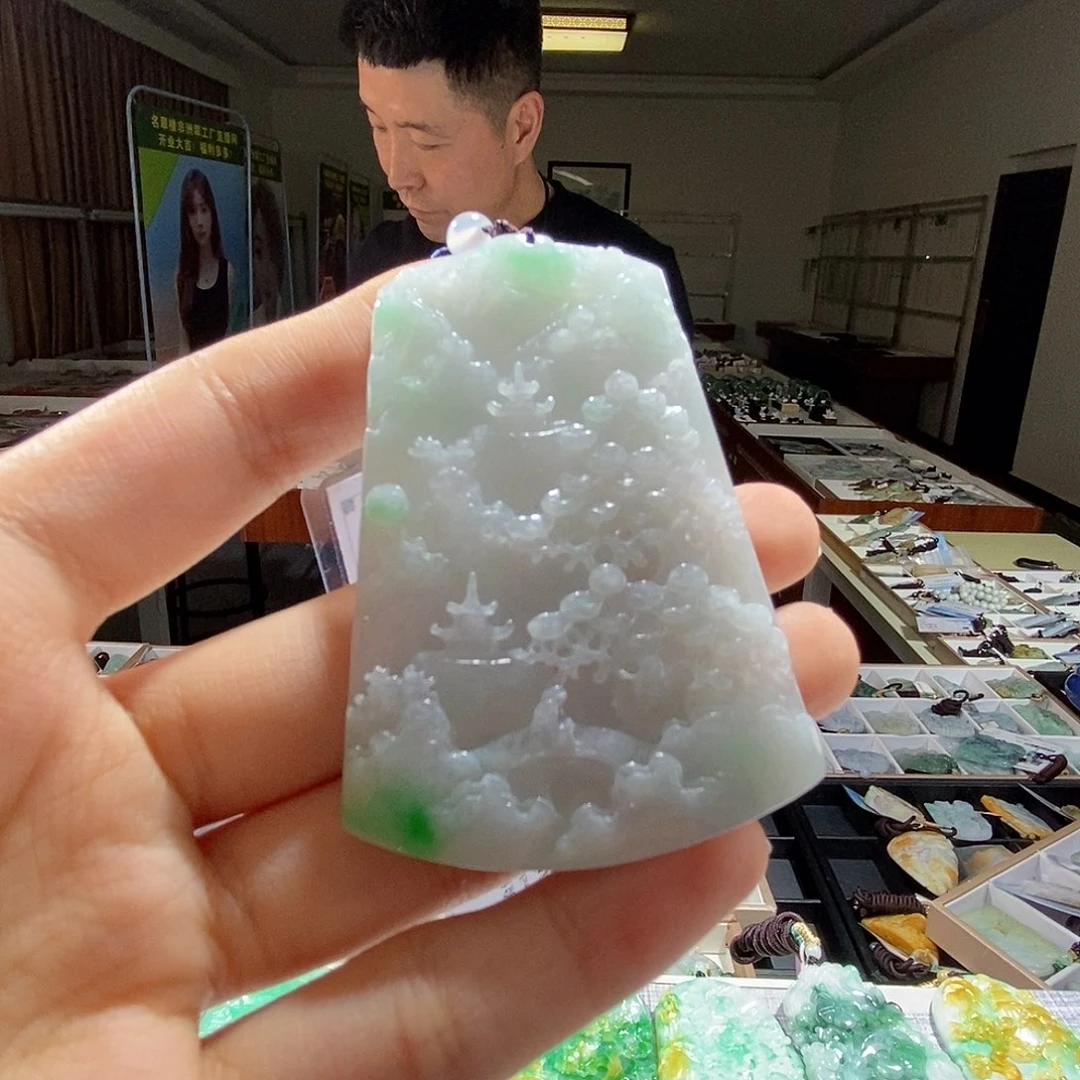 翡翠未镶嵌颈饰翡翠