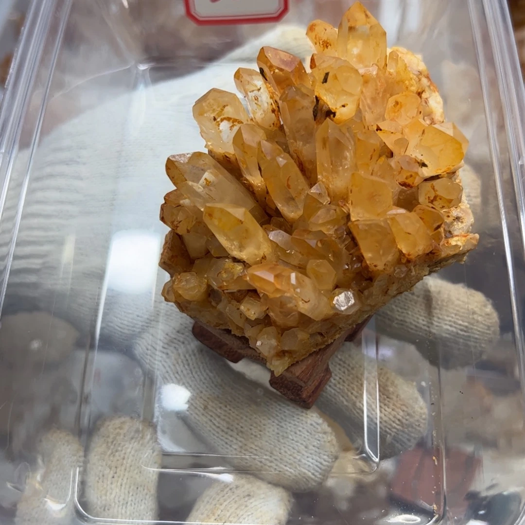 L***o珠宝半成品未镶嵌水晶