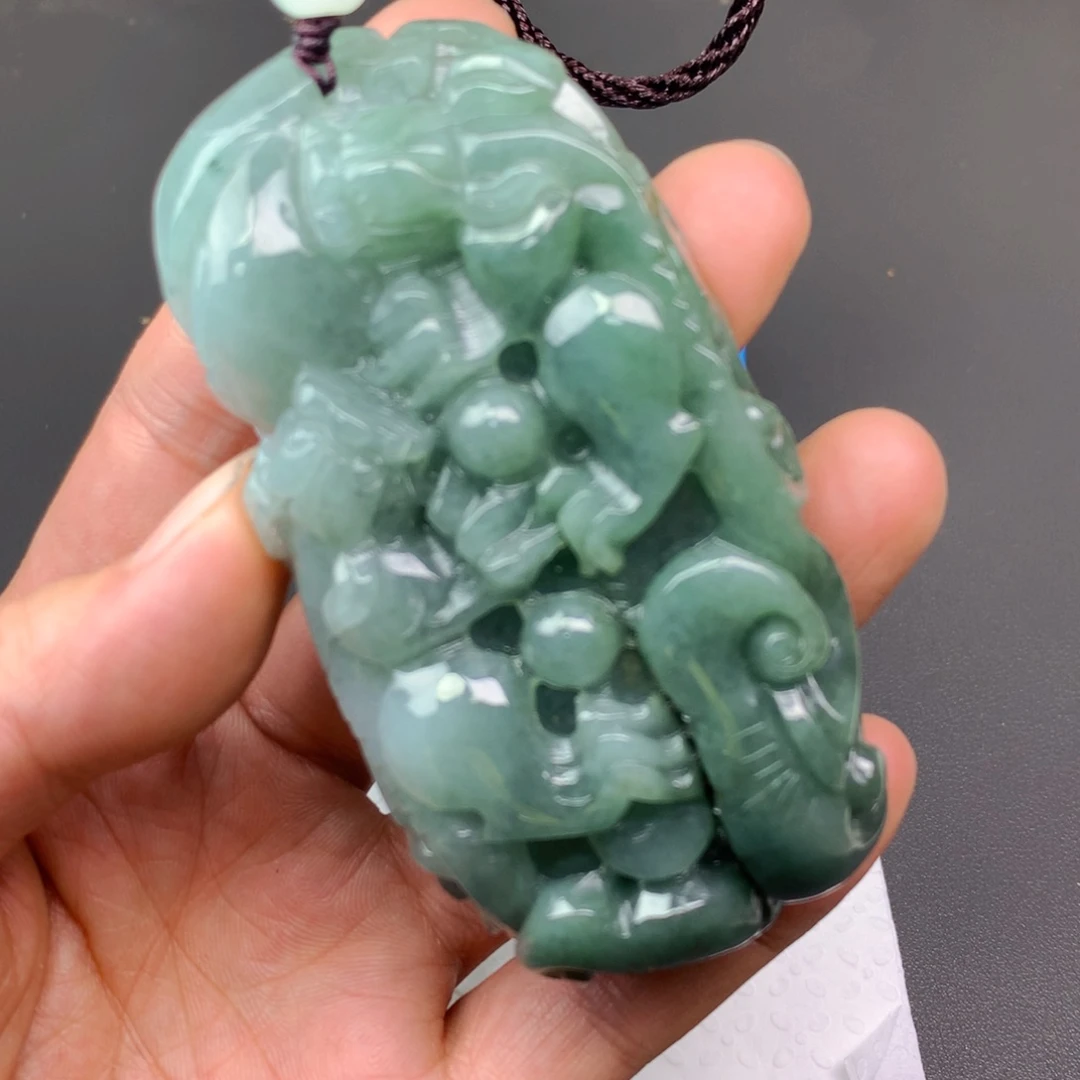 翡翠未镶嵌颈饰翡翠首饰和翡翠饰品