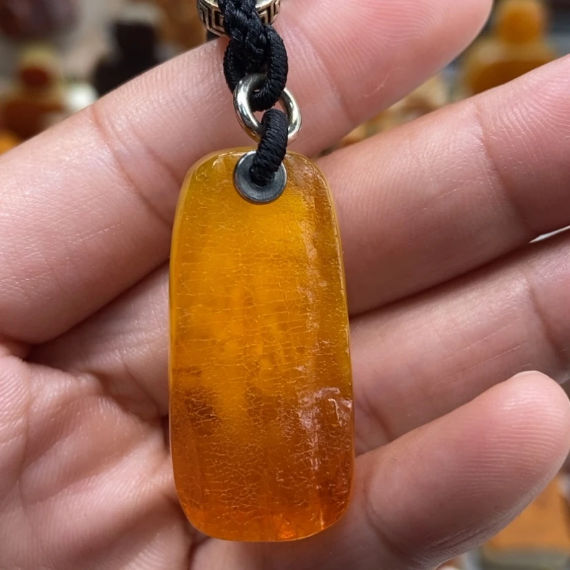 【闪购商品】琥珀颈饰未镶嵌