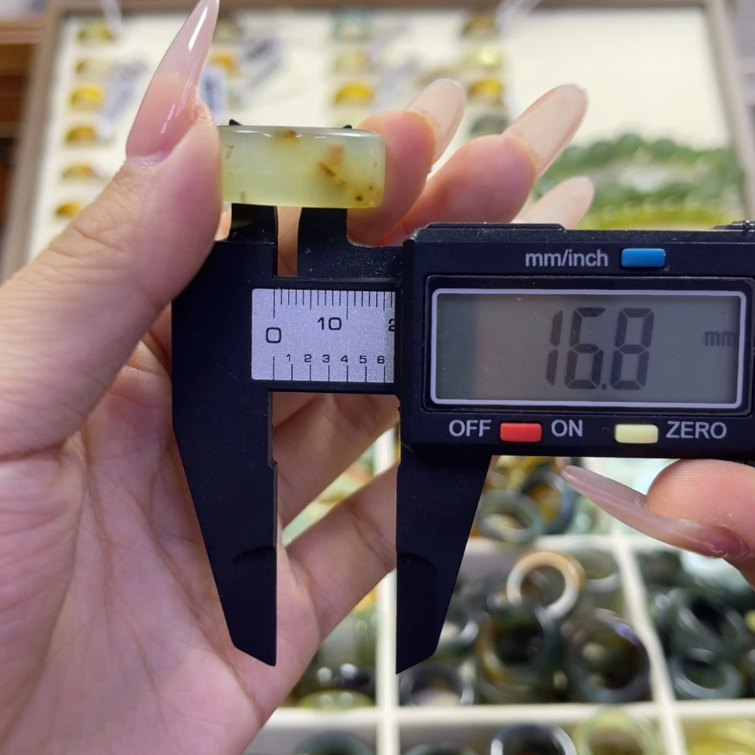 蛇纹石玉未镶嵌手镯60