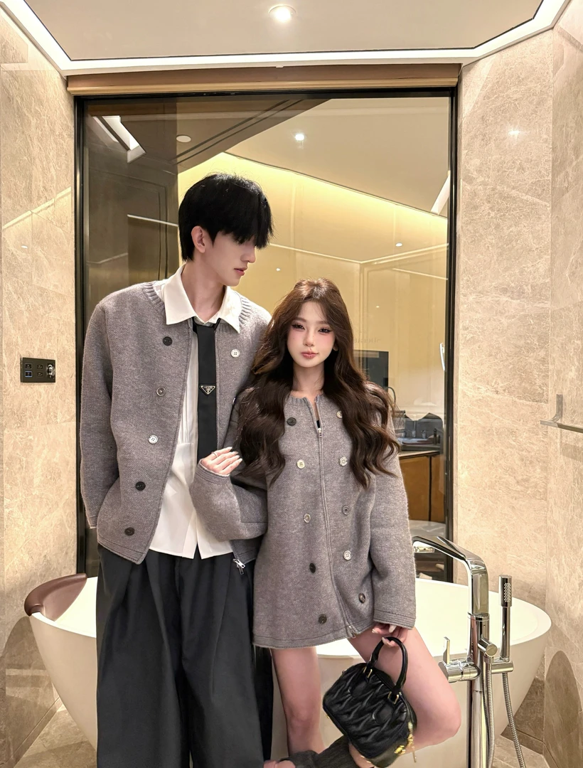 情侣装毛衣圆领厚款落肩袖纽扣针织小香风开衫时尚