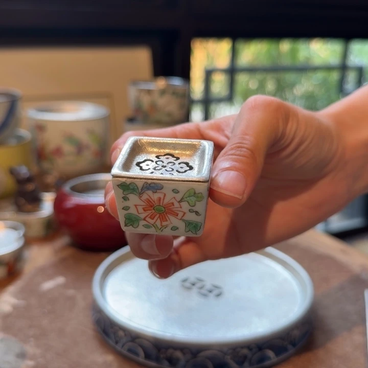 壶承天的作品是由一个人