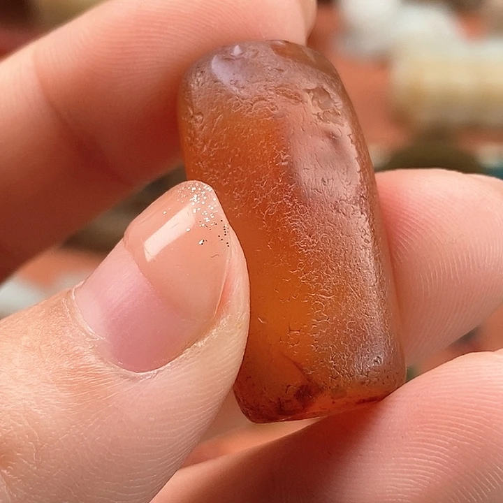 淡****玛瑙/玉髓缠丝玛瑙管珠54未镶嵌