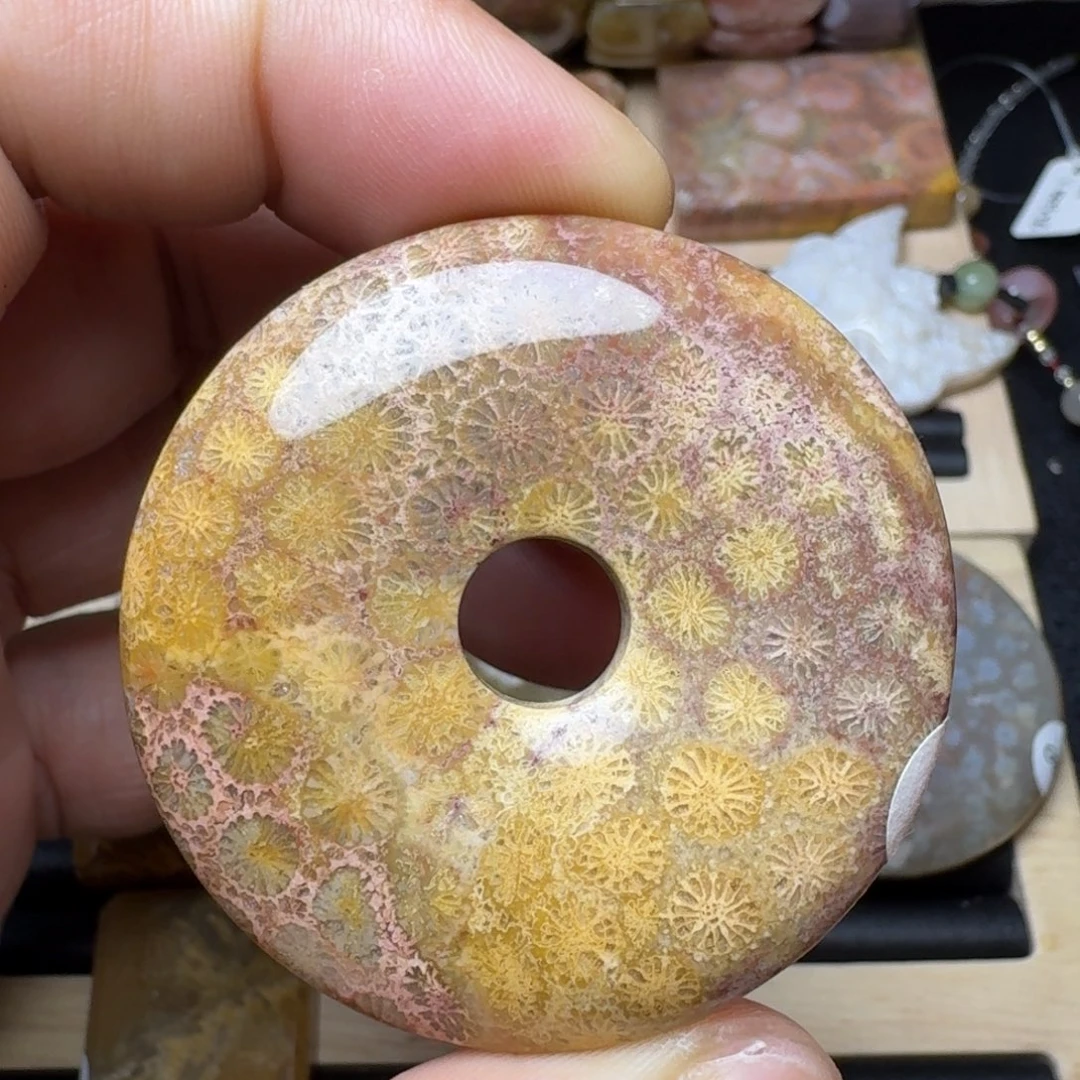 未镶嵌纯天然色有机玉石保真色硅化玉