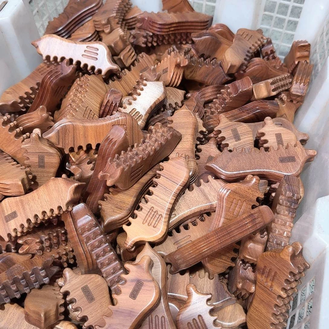 红贵宝木迷你面部放松工具瑕疵