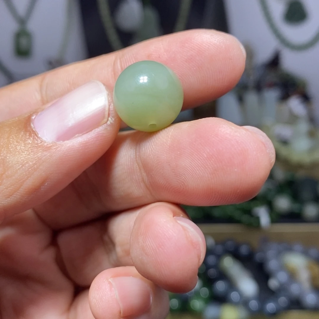 红***税和田玉未镶嵌手链