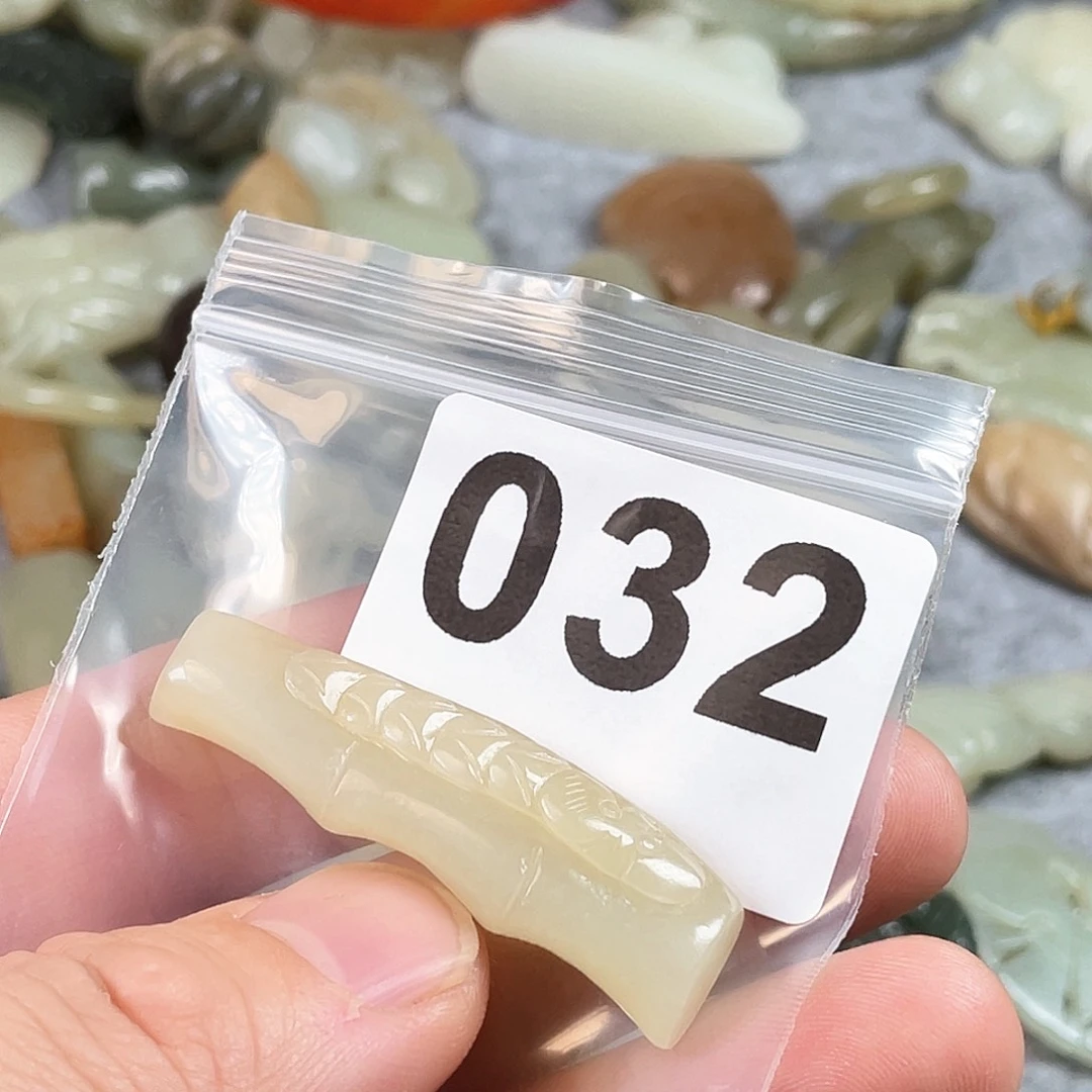 和田玉（糖玉）颈饰9K金镶嵌