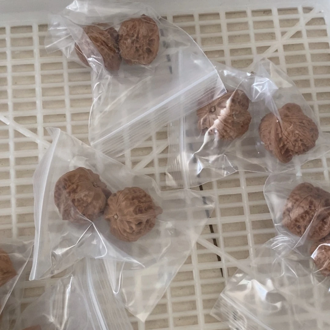 文玩核桃吊坠没名儿