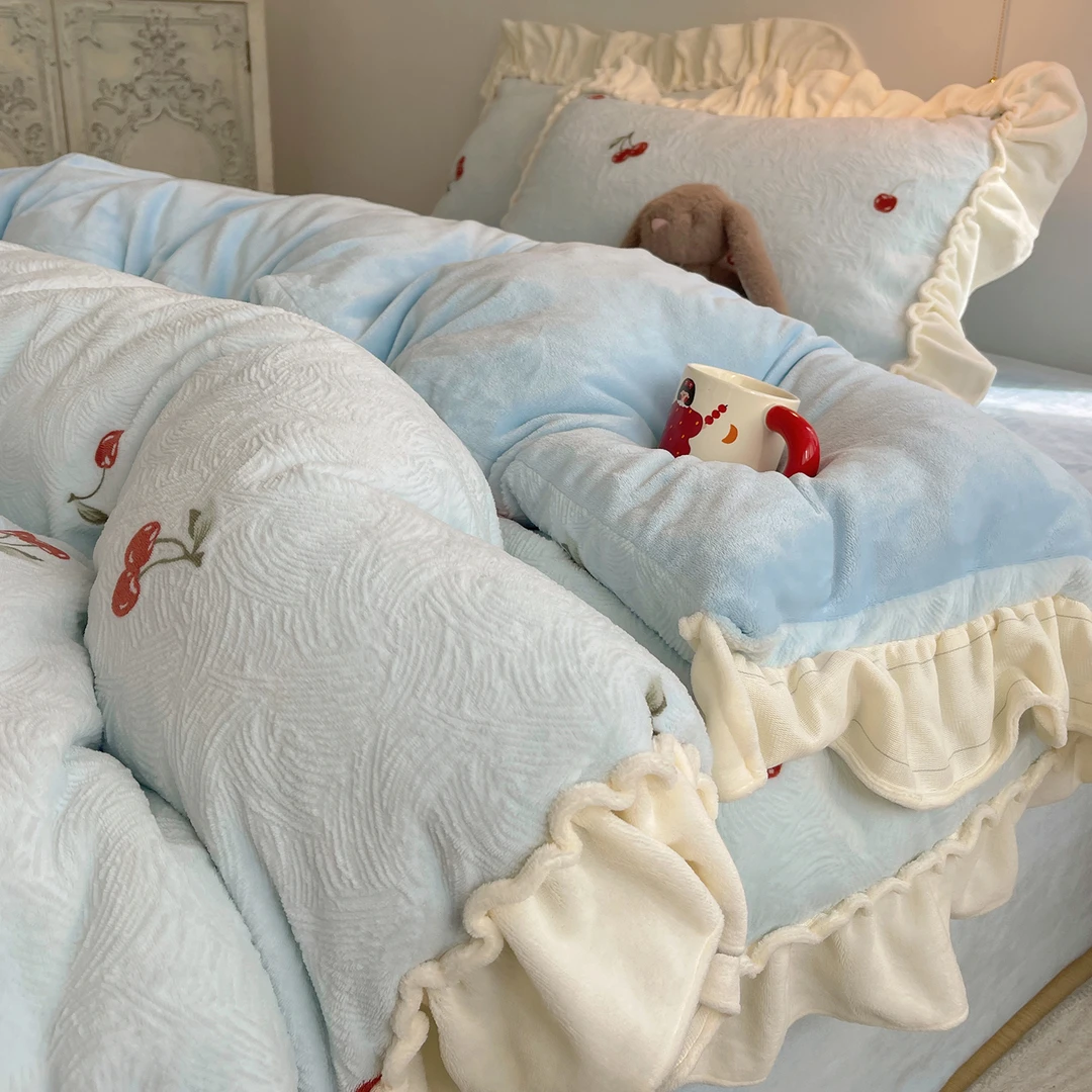 ins樱桃雕花绒床上四件套加厚花边牛奶绒被套床单冬季双面绒床品