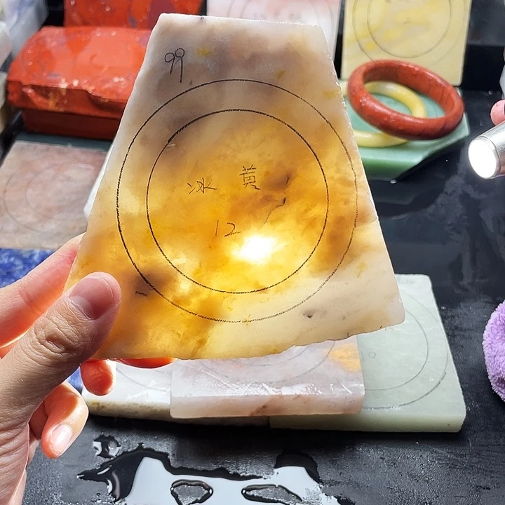 石英质玉未镶嵌手镯定制