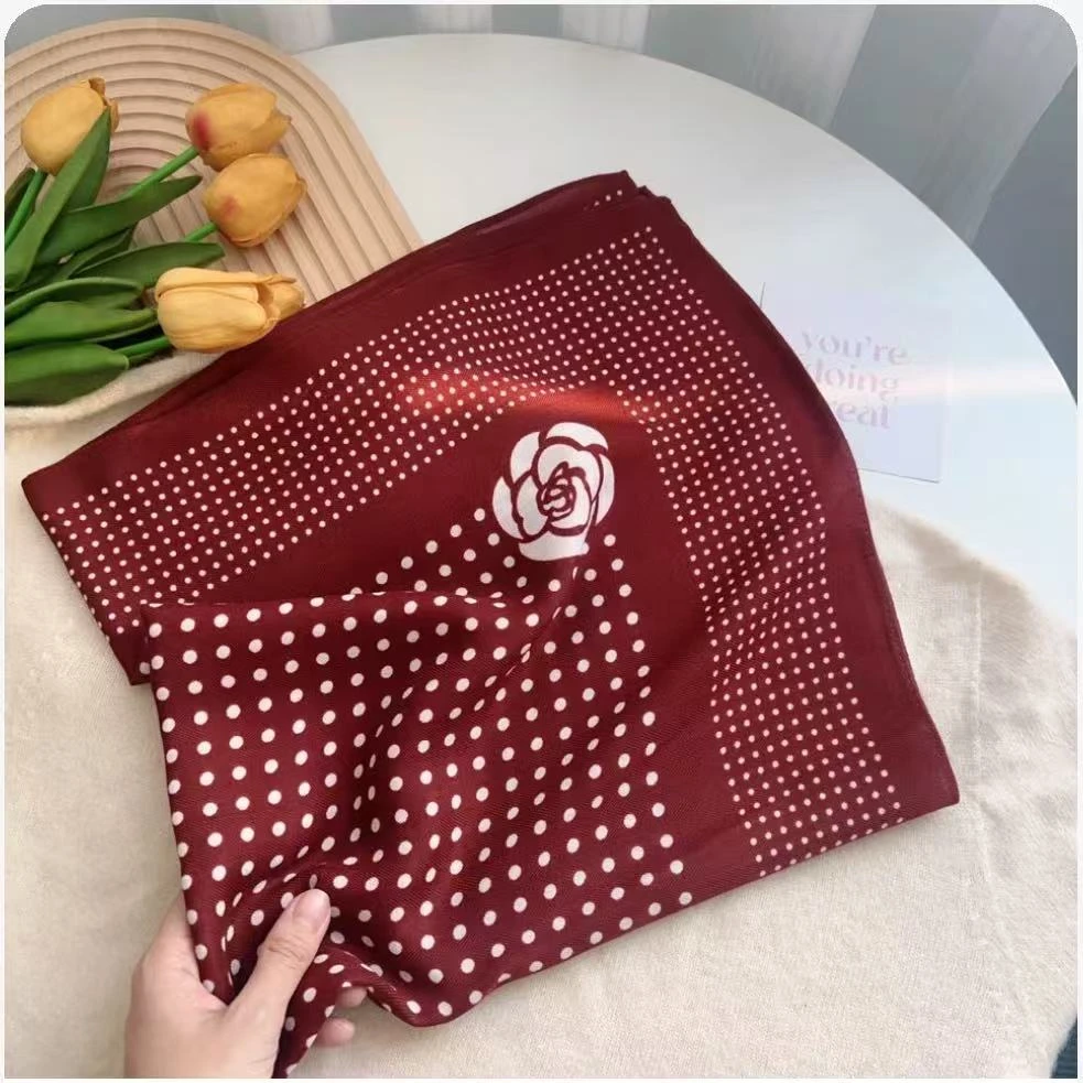 【香风波点】70*70小众设计感新款早秋穿搭时尚百搭披肩