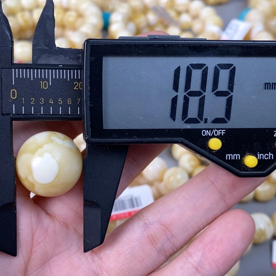 蜜蜡未镶嵌珠宝奇石3.8g