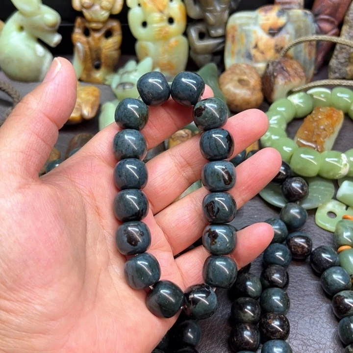 未镶嵌岫岩河磨玉（透闪石质玉）挂件我**毛