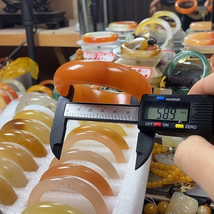 石英质玉（黄龙玉）合金手镯