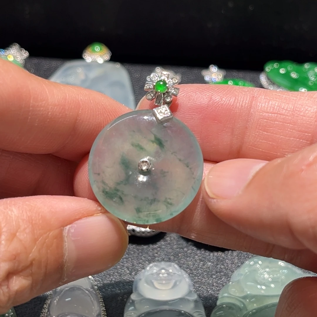 翡翠18K金镶嵌颈饰缅甸翡翠