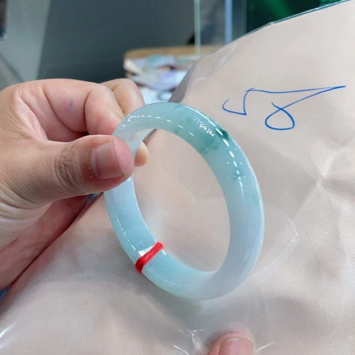 翡翠手镯未镶嵌买断