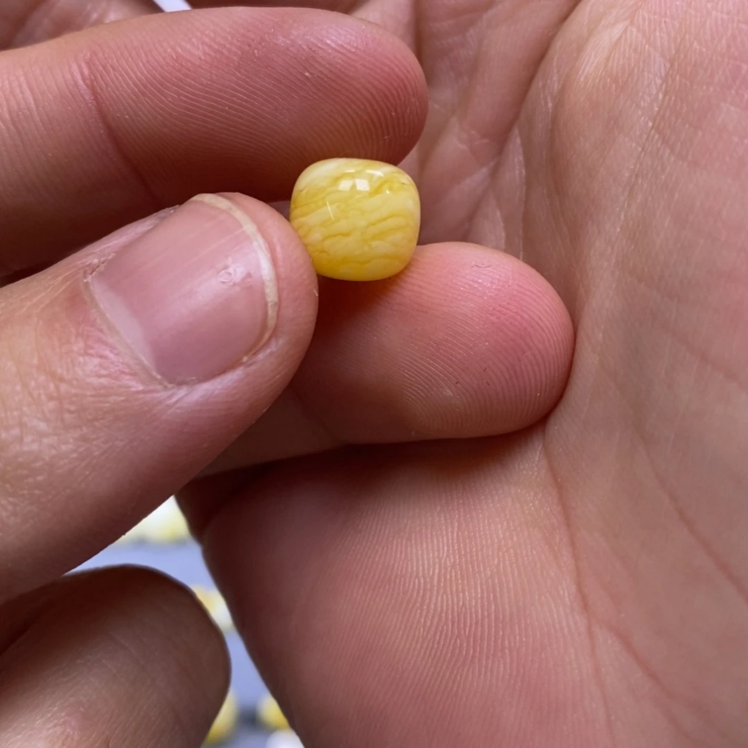 A***.琥珀未镶嵌珠宝奇石