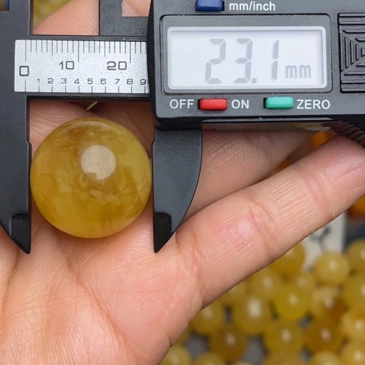 蜜蜡未镶嵌珠宝奇石鸡油黄散珠微瑕一粒