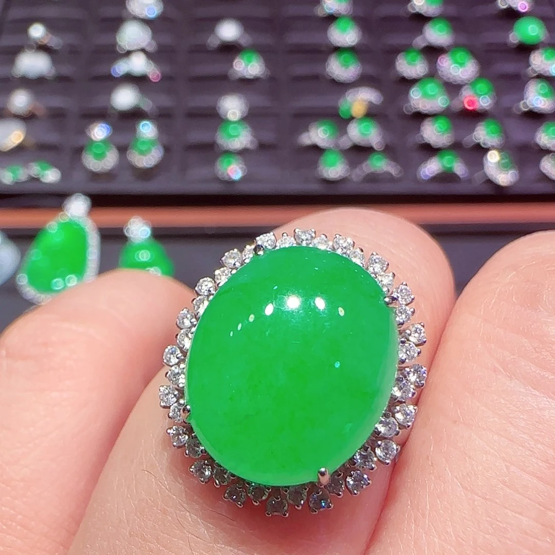 翡翠18K金镶嵌耳饰戒指